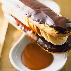 ΣΑΒΑΓΙΑΡ ΓΕΜΙΣΤΑ ΜΕ ΜΠΑΝΑΝΑ & ΚΑΡΑΜΕΛΩΜΕΝΗ ΣΑΛΤΣΑ